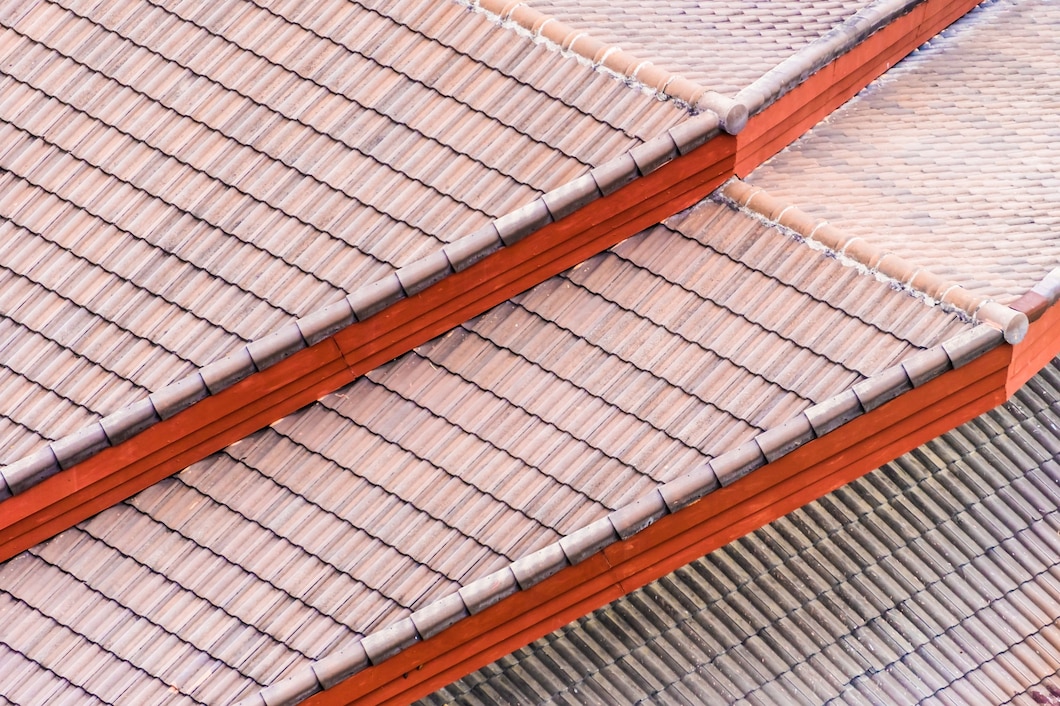 Jak hydroizolacja tarasów i dachów wpływa na trwałość budynków?